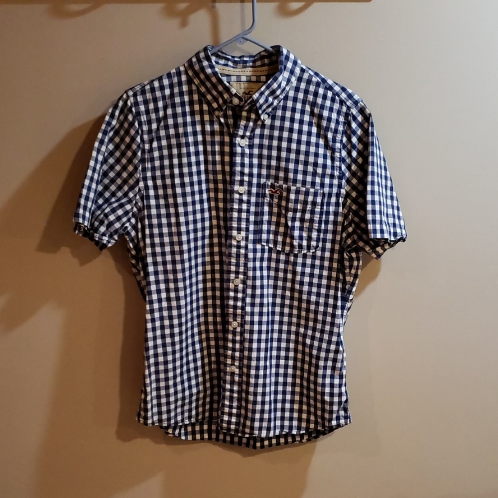 Short sleeve button down shirt.
